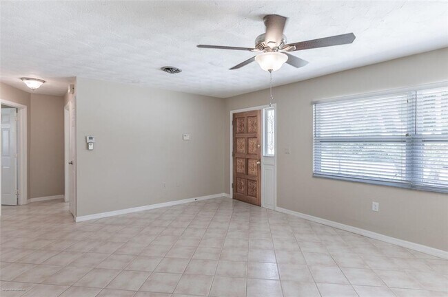 Foto del edificio - 20375 Andover Ave