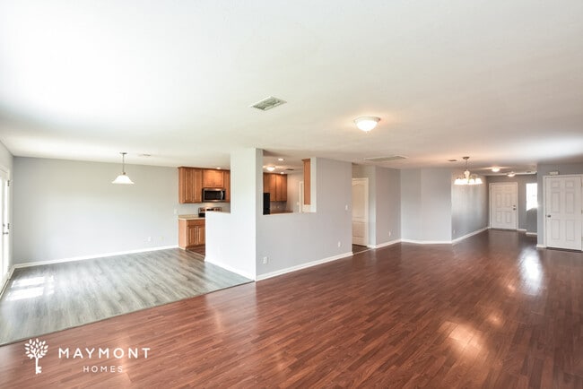 Building Photo - 3083 Avalon Lake Dr SW