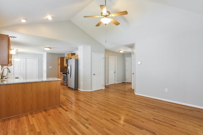 Building Photo - 305 Occidental Dr