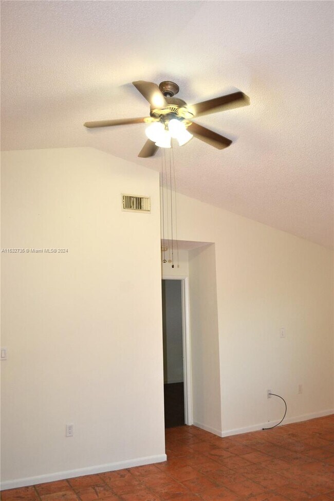 Foto del edificio - 7981 SW 152nd Ave