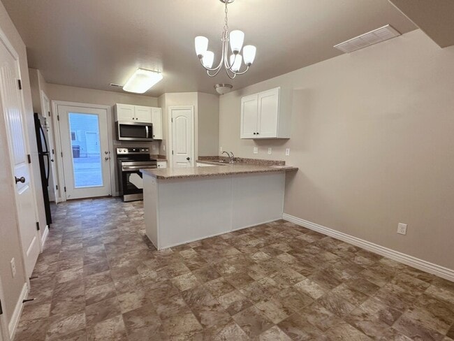 Foto del edificio - 465 N 2650 W