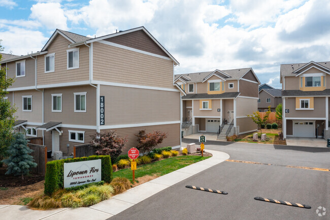 Foto del edificio - Lipoma Firs Townhomes