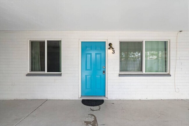 Building Photo - Chic Scottsdale Apt 3 |FashionSquare|OldTo...