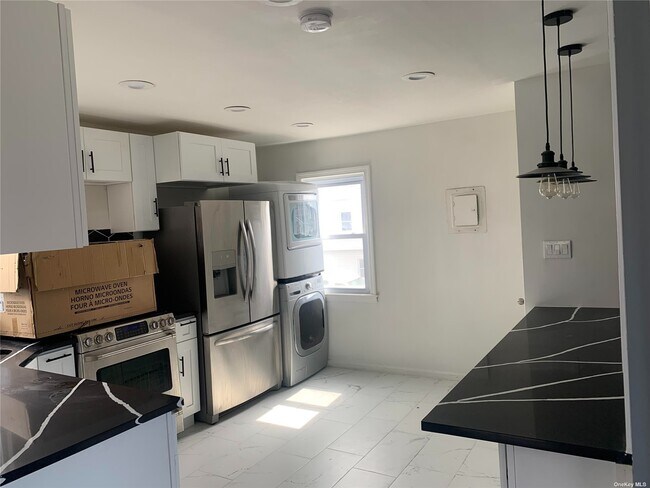 Building Photo - 141-02 116th Ave