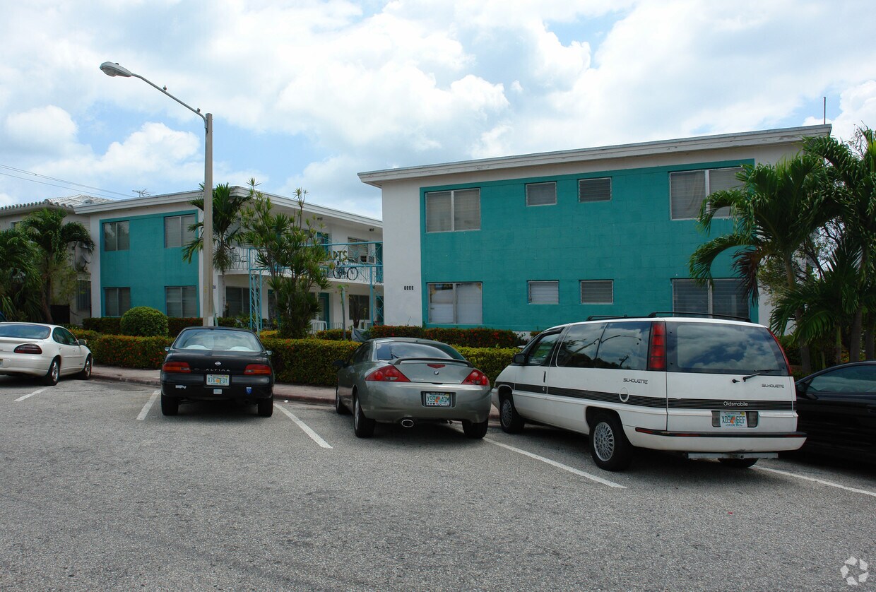 Primary Photo - 7333-7343 Carlyle Ave