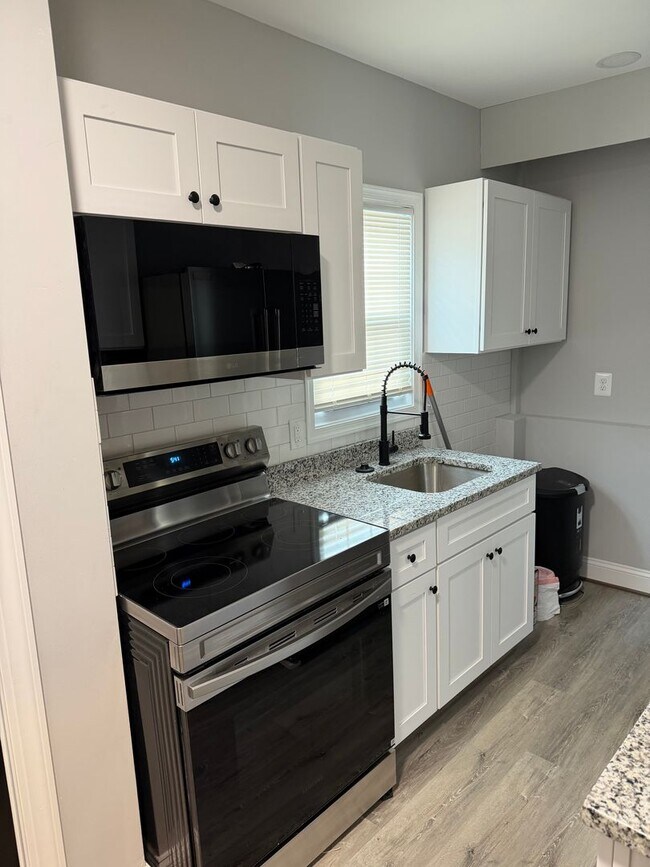 Foto del edificio - 716 E 23rd St