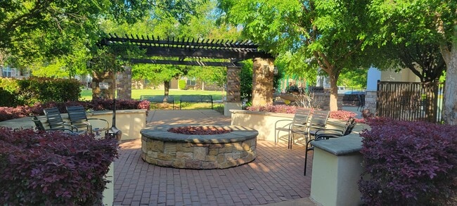 Fire Pit - The Reserve at Village Creek