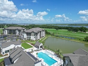 Building Photo - Silas Park