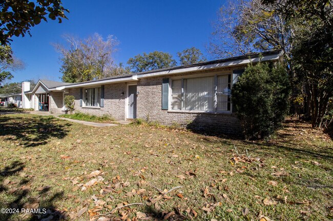 Foto del edificio - 102 Sunny Ln