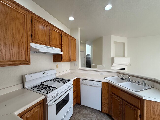 Foto del edificio - Spacious 3bd/3ba Located in Miramar Ranch North!