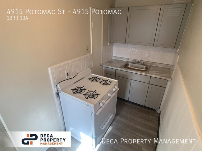 Building Photo - One Bedroom Apartment