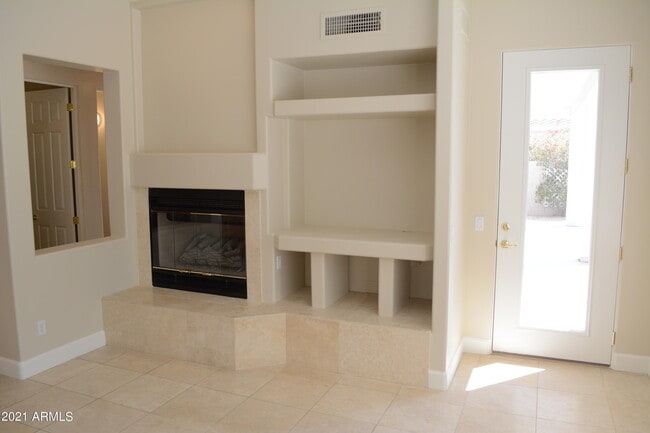 Foto del edificio - 7637 E Calle De Las Brisas