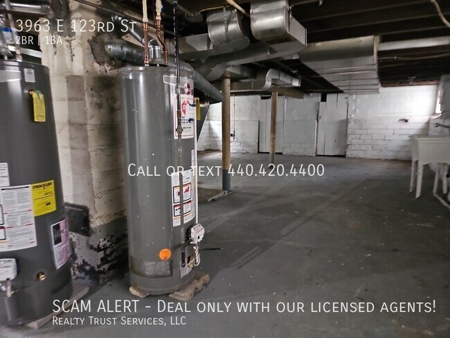 Building Photo - 3963 E 123rd St
