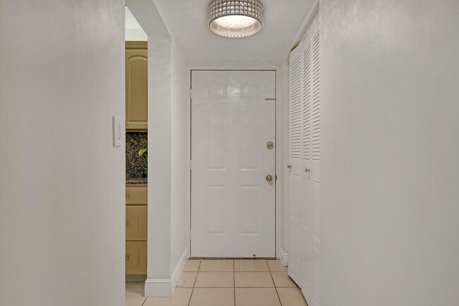 Foto del edificio - 9440 SW 8th St