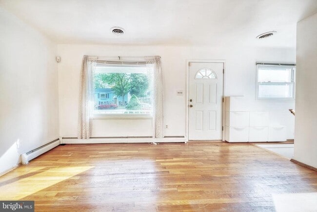 Building Photo - 14307 Bismark Ave