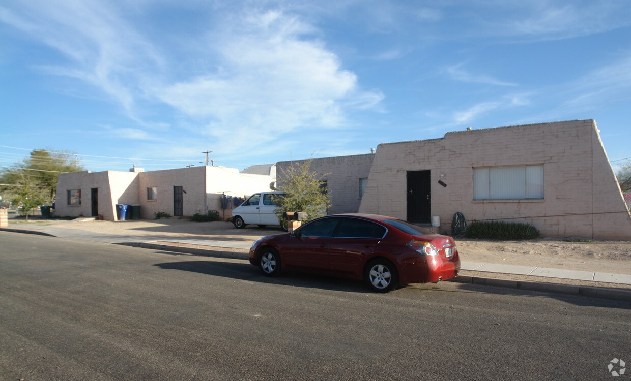 Primary Photo - 201-207 W 25th St