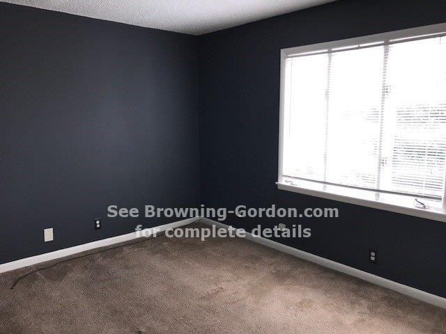 Building Photo - 202 Raintree Dr