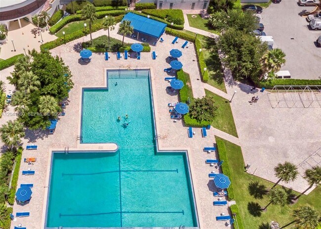 Foto del edificio - 500 Three Islands Boulevard