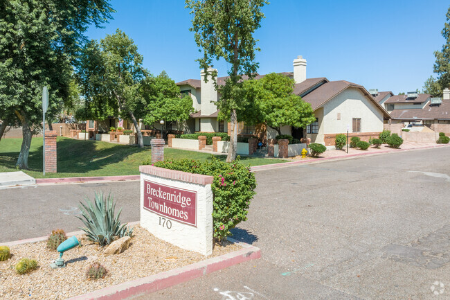 Foto del edificio - Breckenridge Townhomes