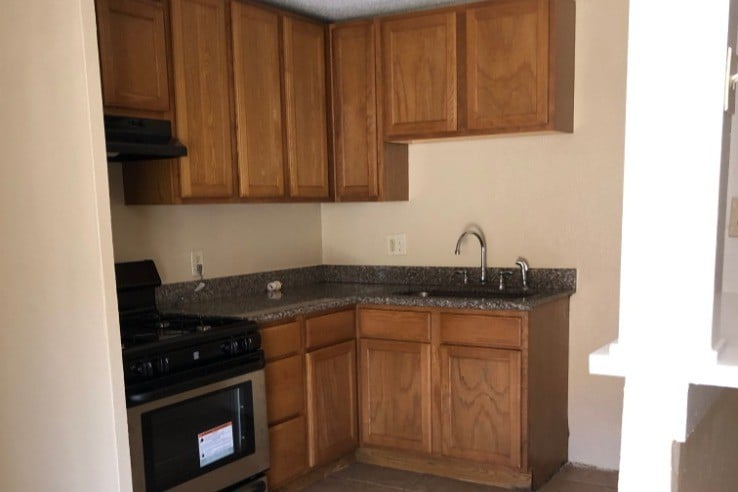 Remodeled kitchen with granite counter-tops - 5505 Avenue L