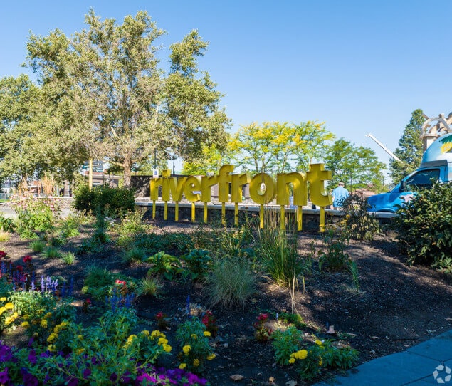Flowers at the entrance to Riverfront Park
