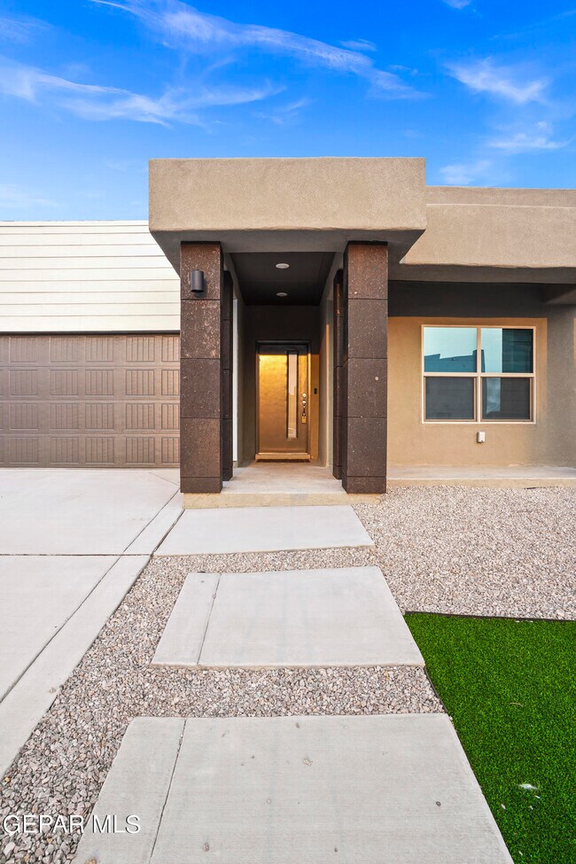 Building Photo - 2304 Enchanted Hawk