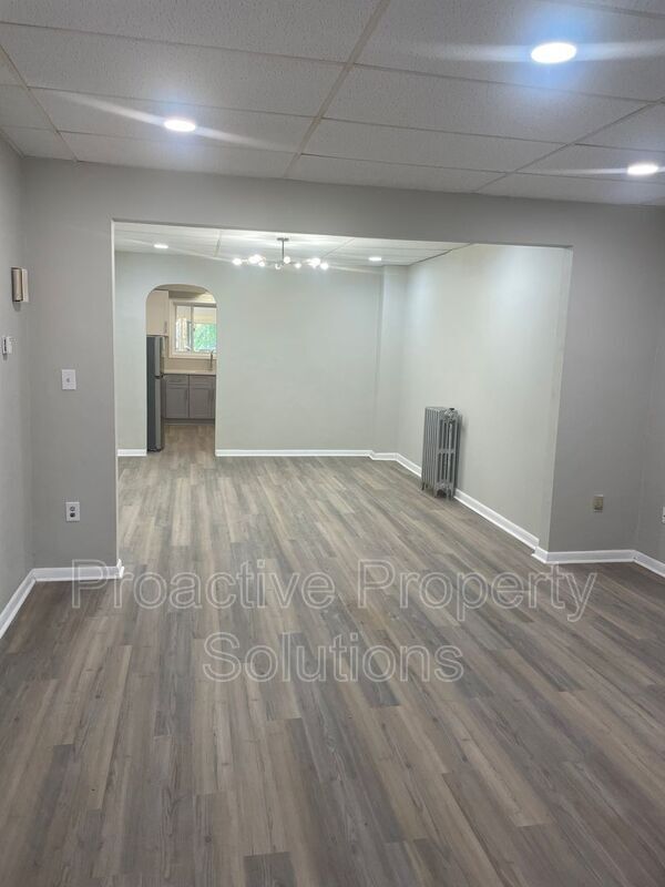 Building Photo - 114 N Lincoln Ave