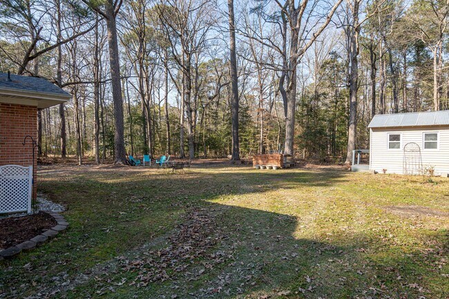 Foto del edificio - 7602 Beechwood Dr