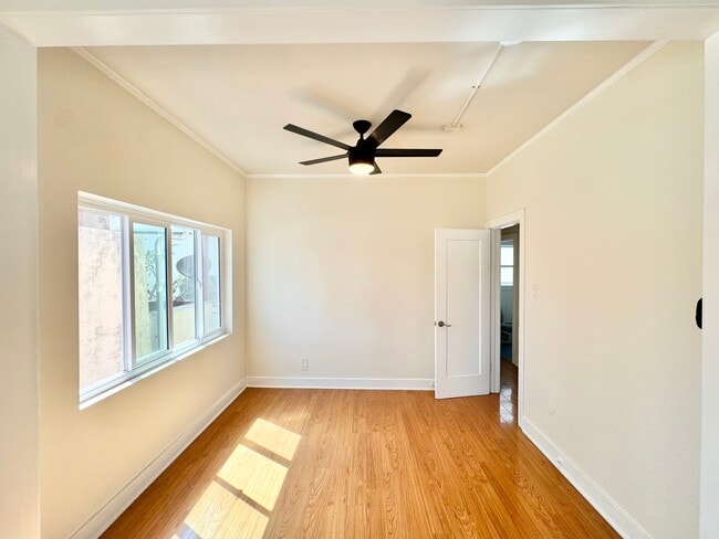 Foto del edificio - 1417 N Hobart Blvd