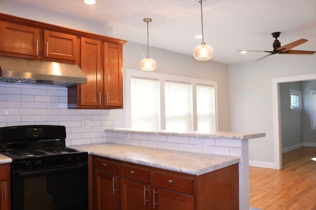 Building Photo - 1643 Glenmont Rd