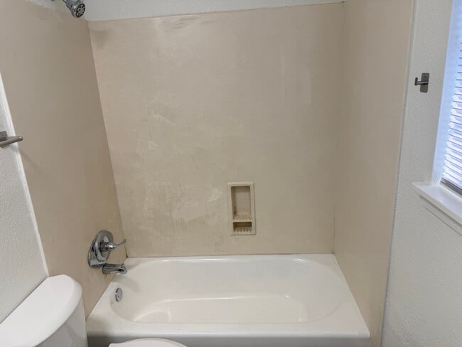 Building Photo - 4254 Southpark Dr