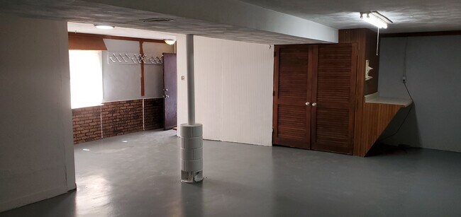 Foto del edificio - 1361 N Florissant Rd