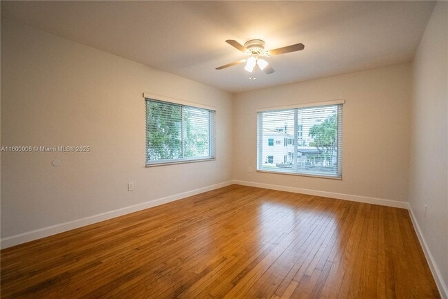 Building Photo - 117 S Shore Dr