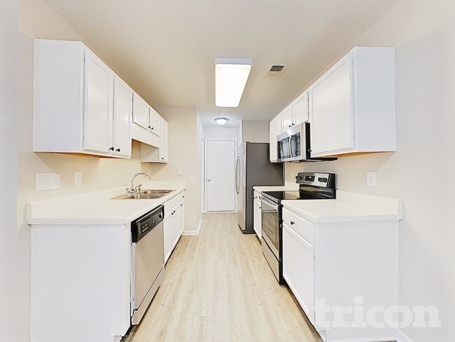 Building Photo - 3000 Grand Look Ct