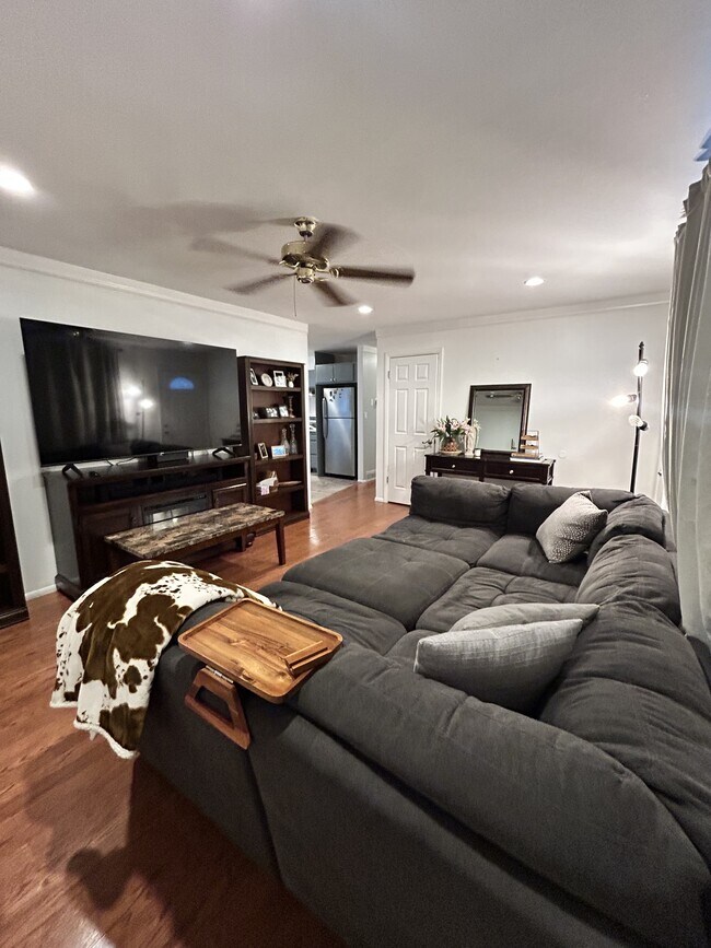 Foto del edificio - 677 N 440 W St