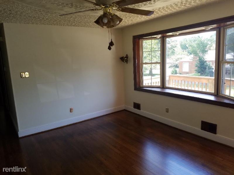 Building Photo - 3 br, 1 bath House - 1412 Kingswood St