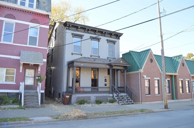 Building Photo - 1009 Scott Blvd