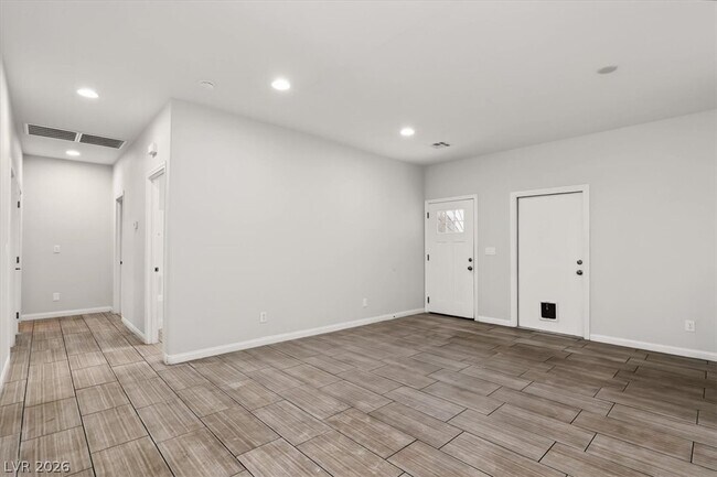 Building Photo - 4966 Andover Dr