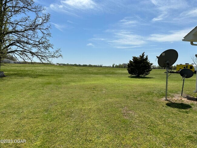 Foto del edificio - 12035 Holly Rd