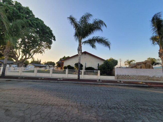 Foto del edificio - 9149 Croce Dr