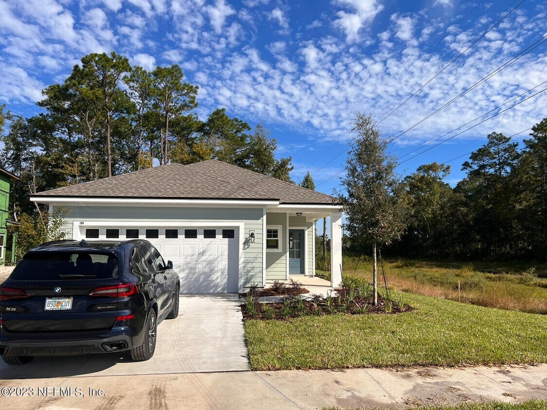 Primary Photo - 184 Wineberry Ln