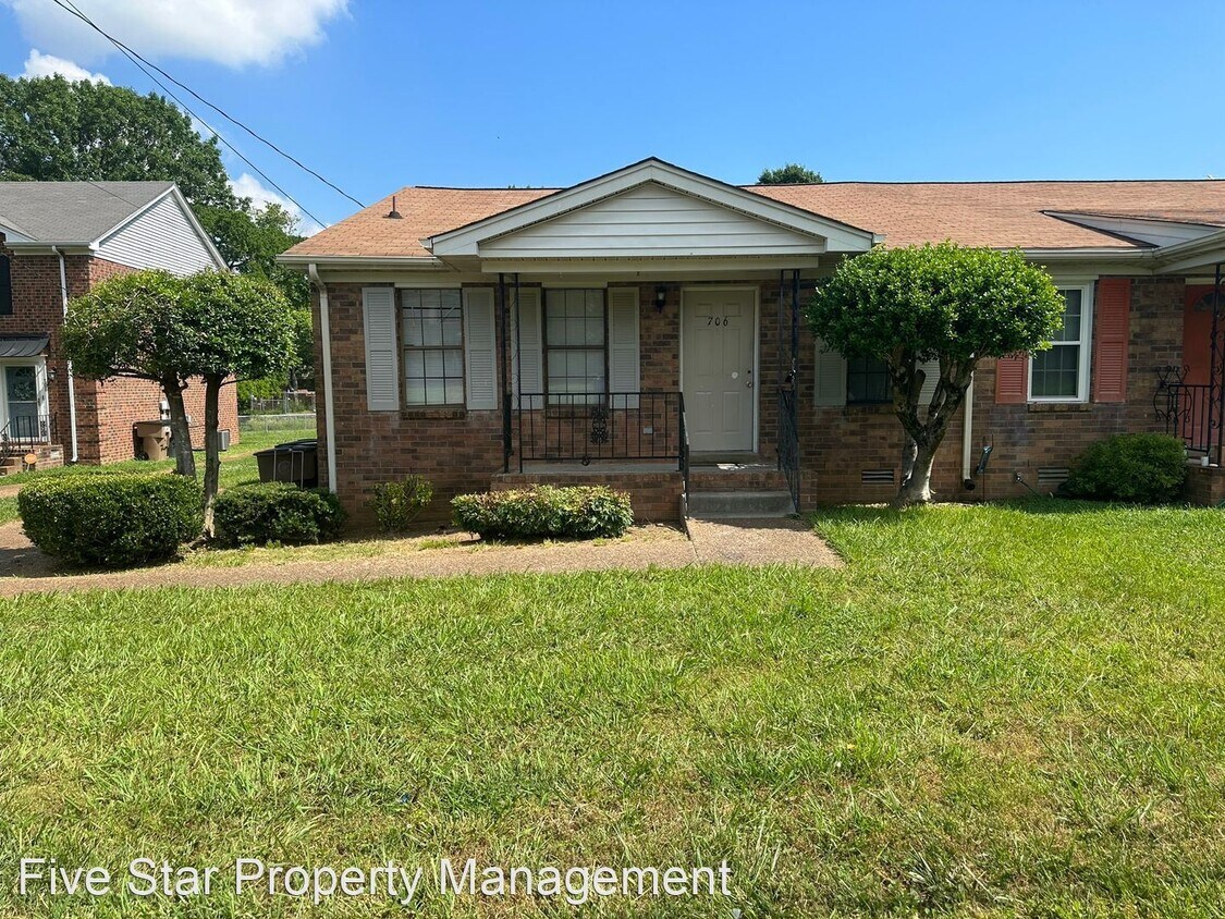 2 br, 1.5 bath House 706 Clearwater Ct House Rental in Nashville