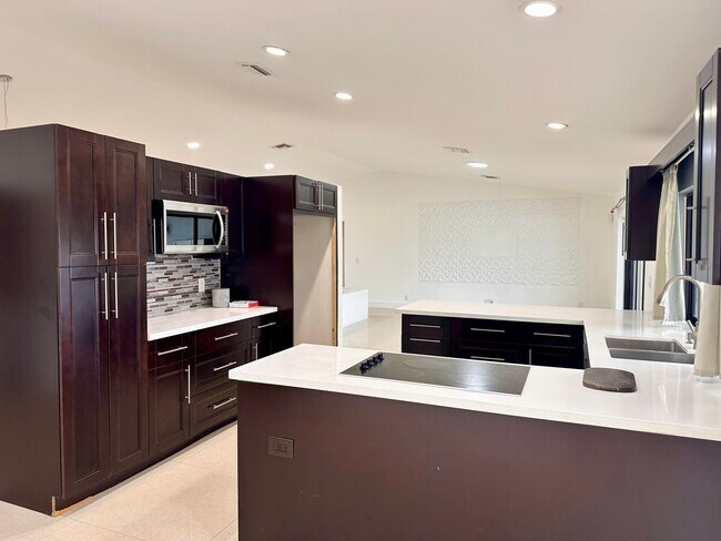 Foto del edificio - 10213 SW 1st Ct