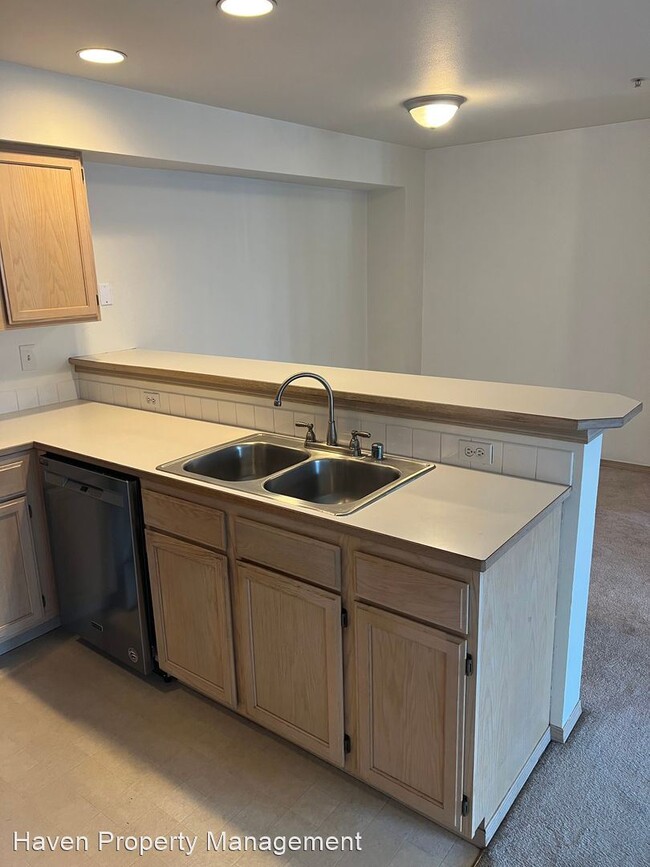Building Photo - 2 br, 1 bath House - 1001 W Casino Rd #E-201