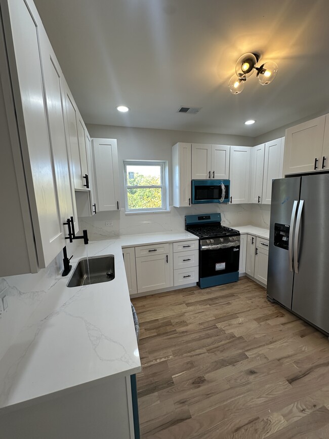 Building Photo - 7545 S Peoria St