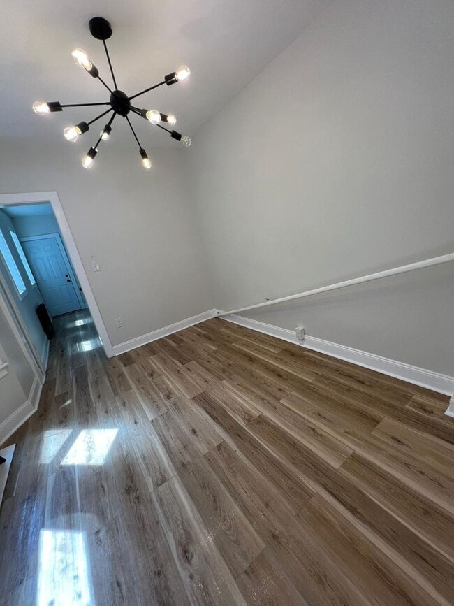 Foto del edificio - Huge 5 bedroom house with off-street parking