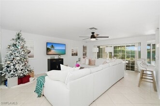 Building Photo - 560 Cypress Way E