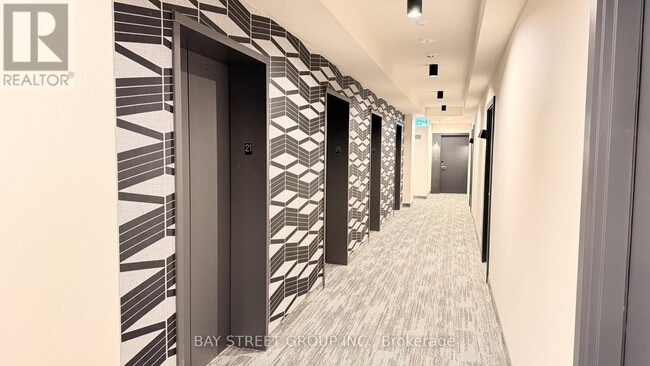 Building Photo - 180 Front St E