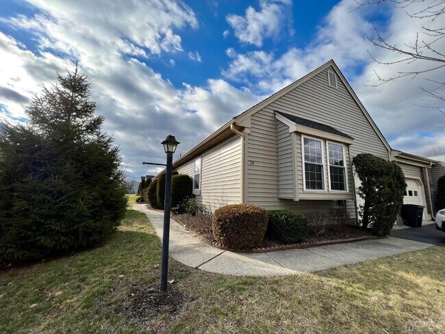 Foto del edificio - 7 Yorkshire Dr