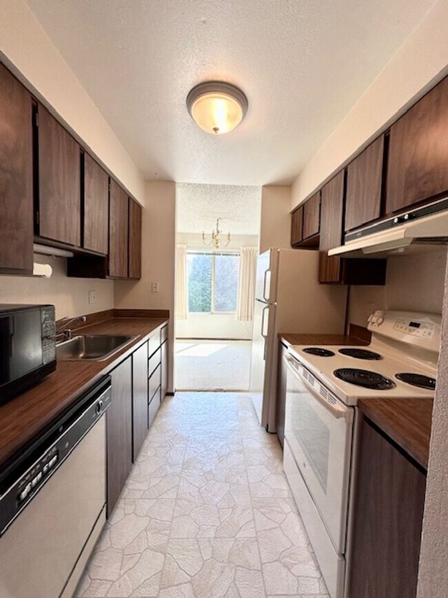 Foto del edificio - 2 bedroom condo with Washer/Dryer
